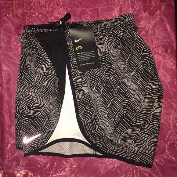 nike women's dry 10k running shorts